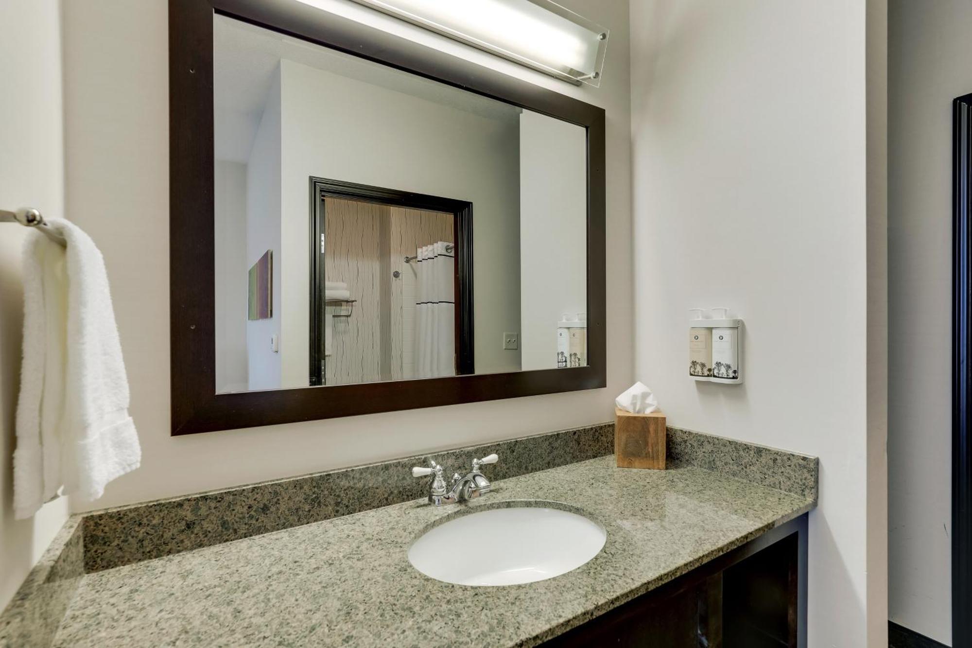 Stoney Creek Hotel Kansas City - Independence Exterior photo